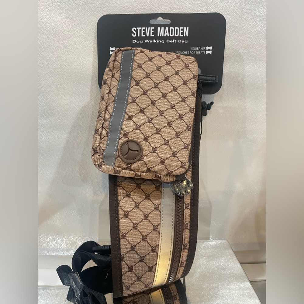 STEVE Madden dog Fanny pack - Picture 7 of 8